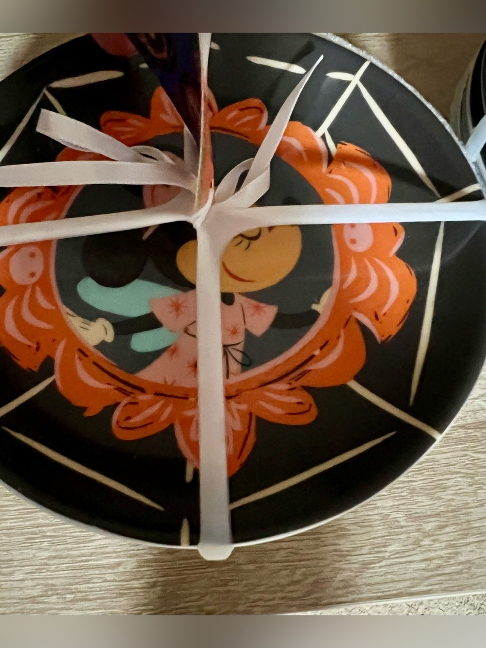 2 Sets of 4 Disney Minnie Mouse Black and Orange Party Plates - Pack of 8